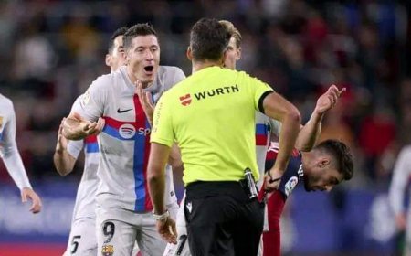 Lewandowski, bel et bien titulaire face à l'Espagnol, mais qu'en est-il de sa suspension ?