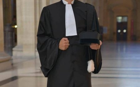 Petite lumière sur les tenues des hommes et femmes de loi