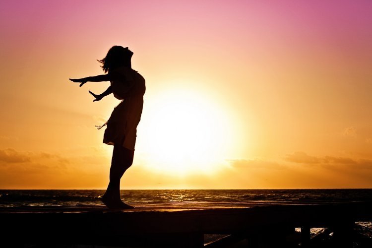 Quelle vitamine est apportée par la lumière du soleil au corps ?